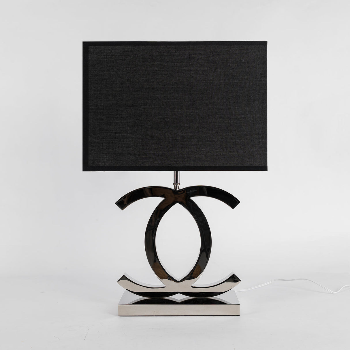 Elegant Ring Table Lamp