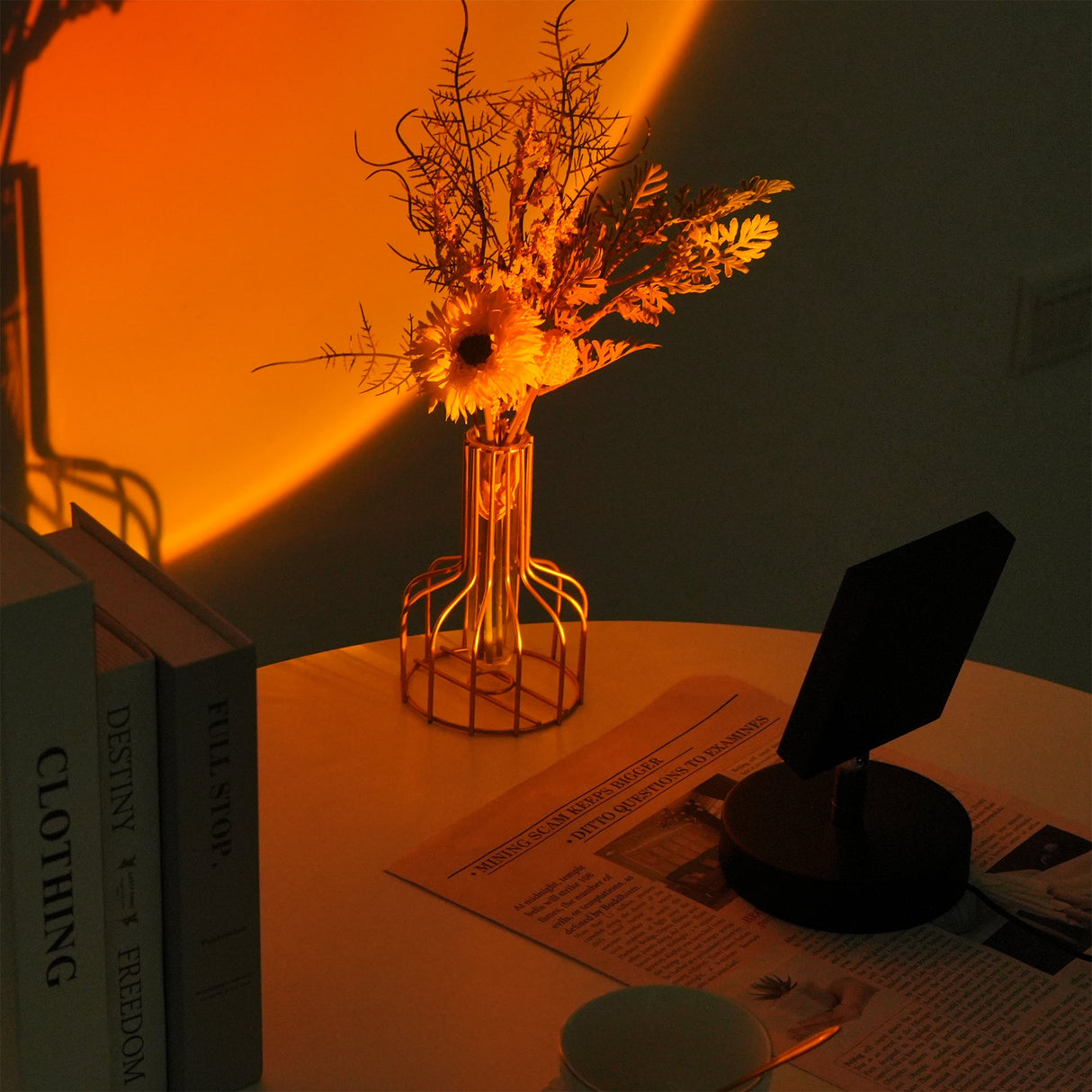 Avenza Orbital Table Light
