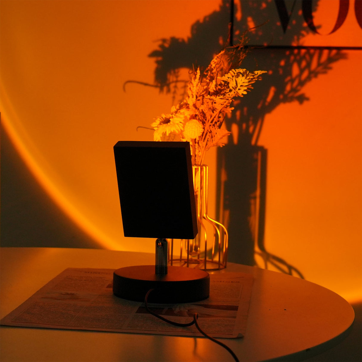 Avenza Orbital Table Light
