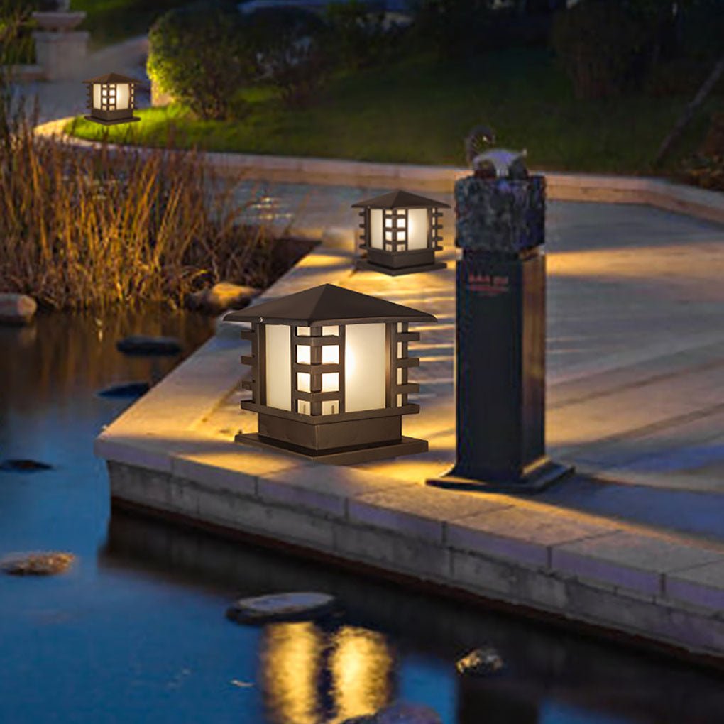 Elegance LED Landscape Lamppost - Classic Iron Design for Outdoor Illumination 1