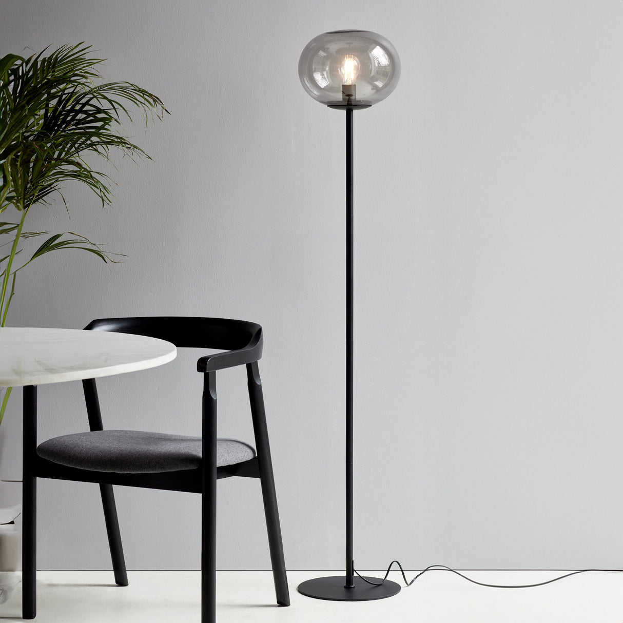 Dune Minimalist Floor Lamp - Elegant Glass & Metal Design for Modern Interiors 9