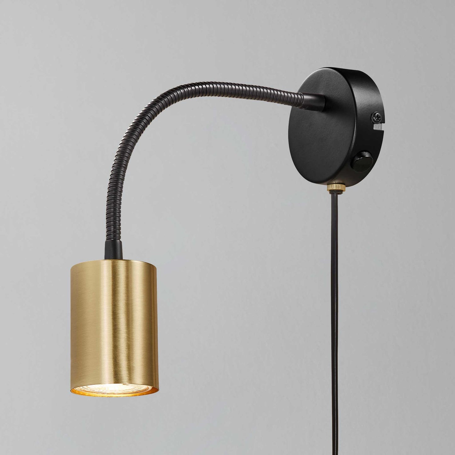 Ezri Flexible Wall Lamp - Elegant Lighting with Adjustable Neck for Stylish Illumination 3