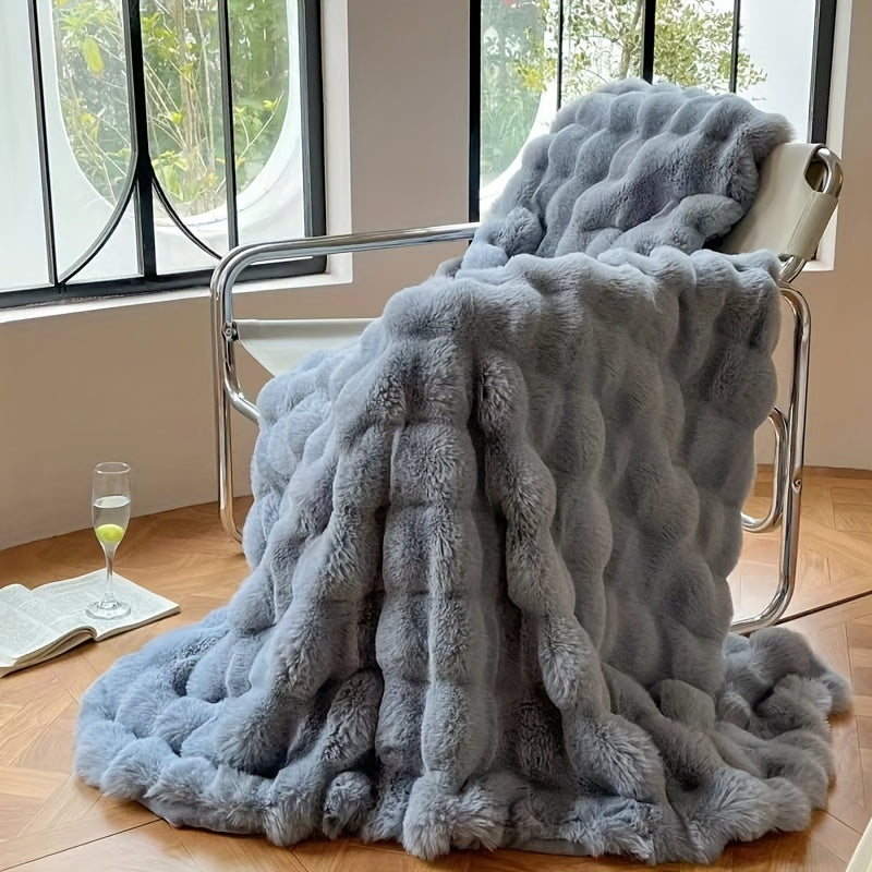 Luxurious Fleece Blanket - Plush Faux Rabbit Fur Throw for Cozy Comfort and Warmth 3