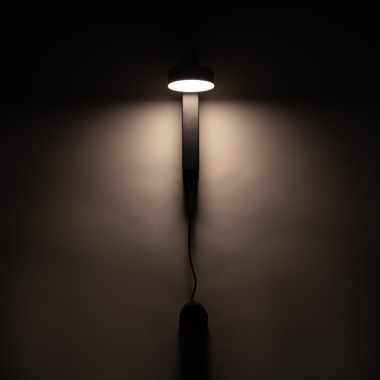 Celine Modern Wall Lamp - Dimmable LED Wall Light with 360-Degree Rotation for Elegant Home Decor 3