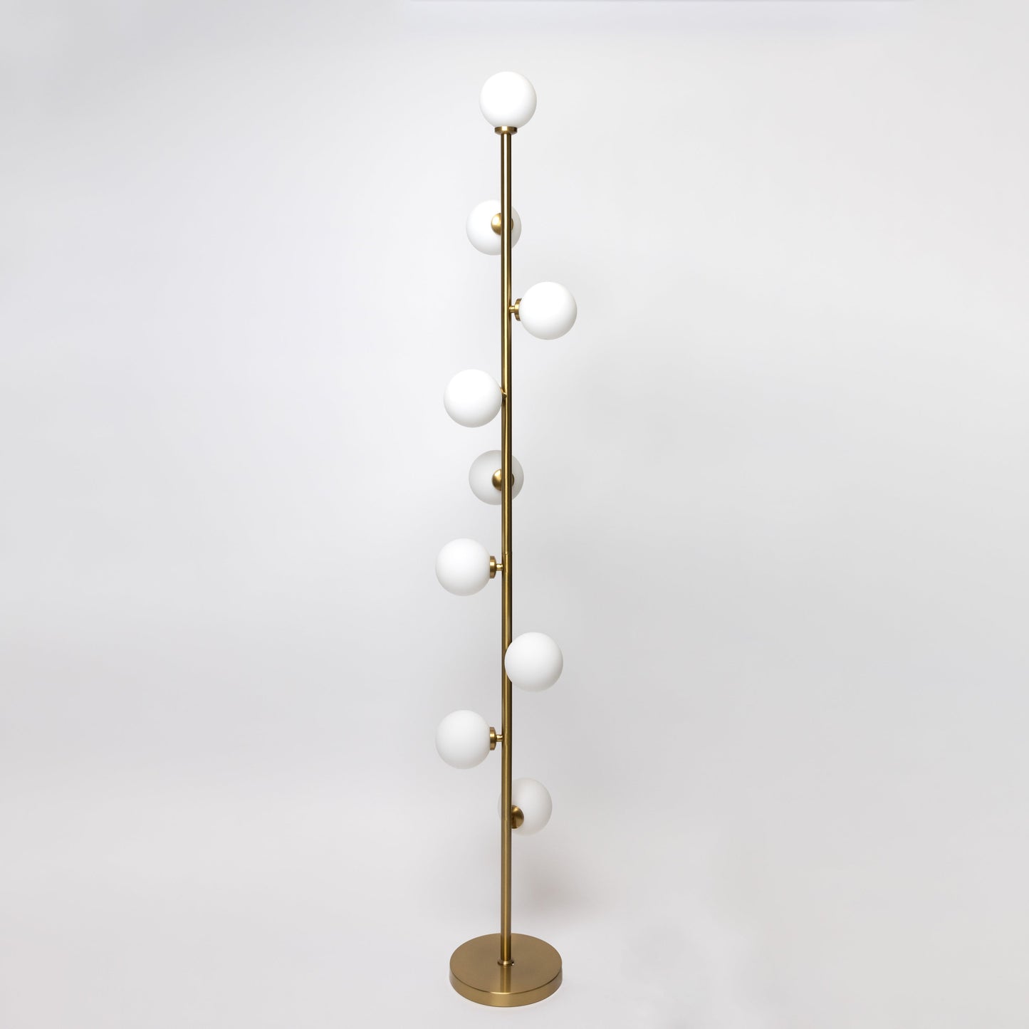 Aurelia Modern Minimalist Floor Lamp - Adjustable Lighting for Cozy Interiors 10
