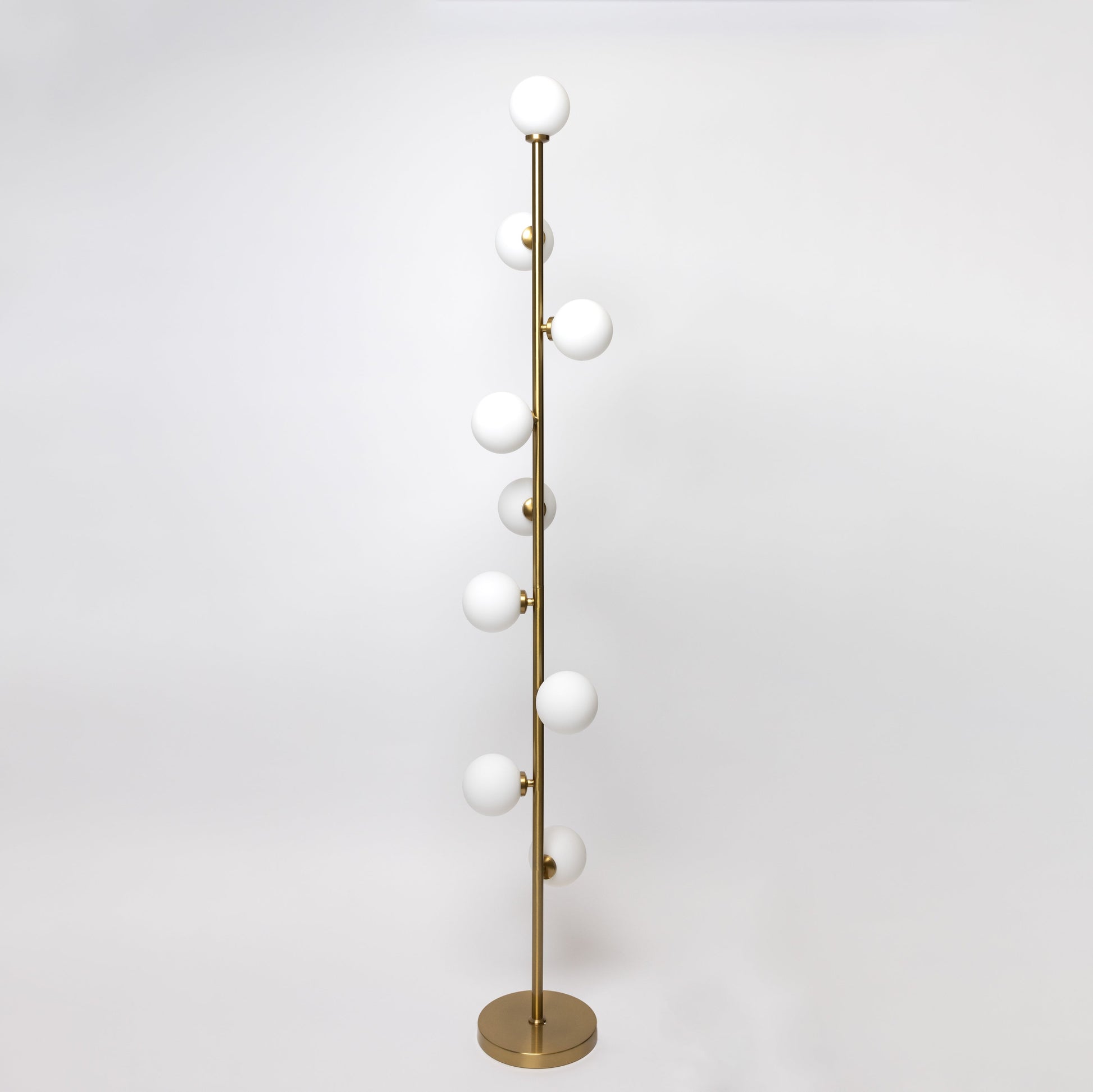 Aurelia Modern Minimalist Floor Lamp - Adjustable Lighting for Cozy Interiors 10