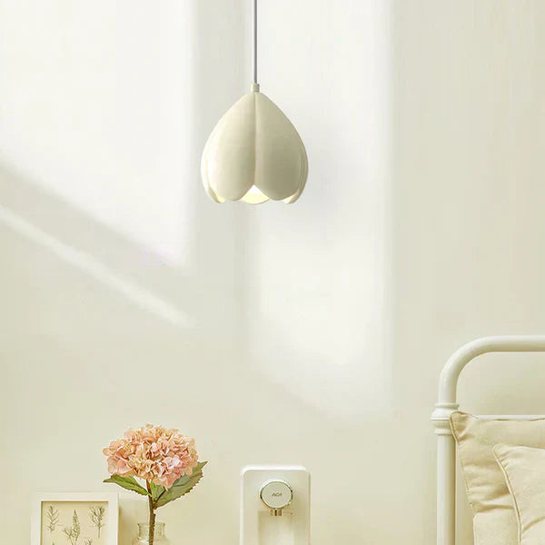 Zemras Cream-Colored Pendant Lamp - Rustic Glass Design for Elegant Lighting 1
