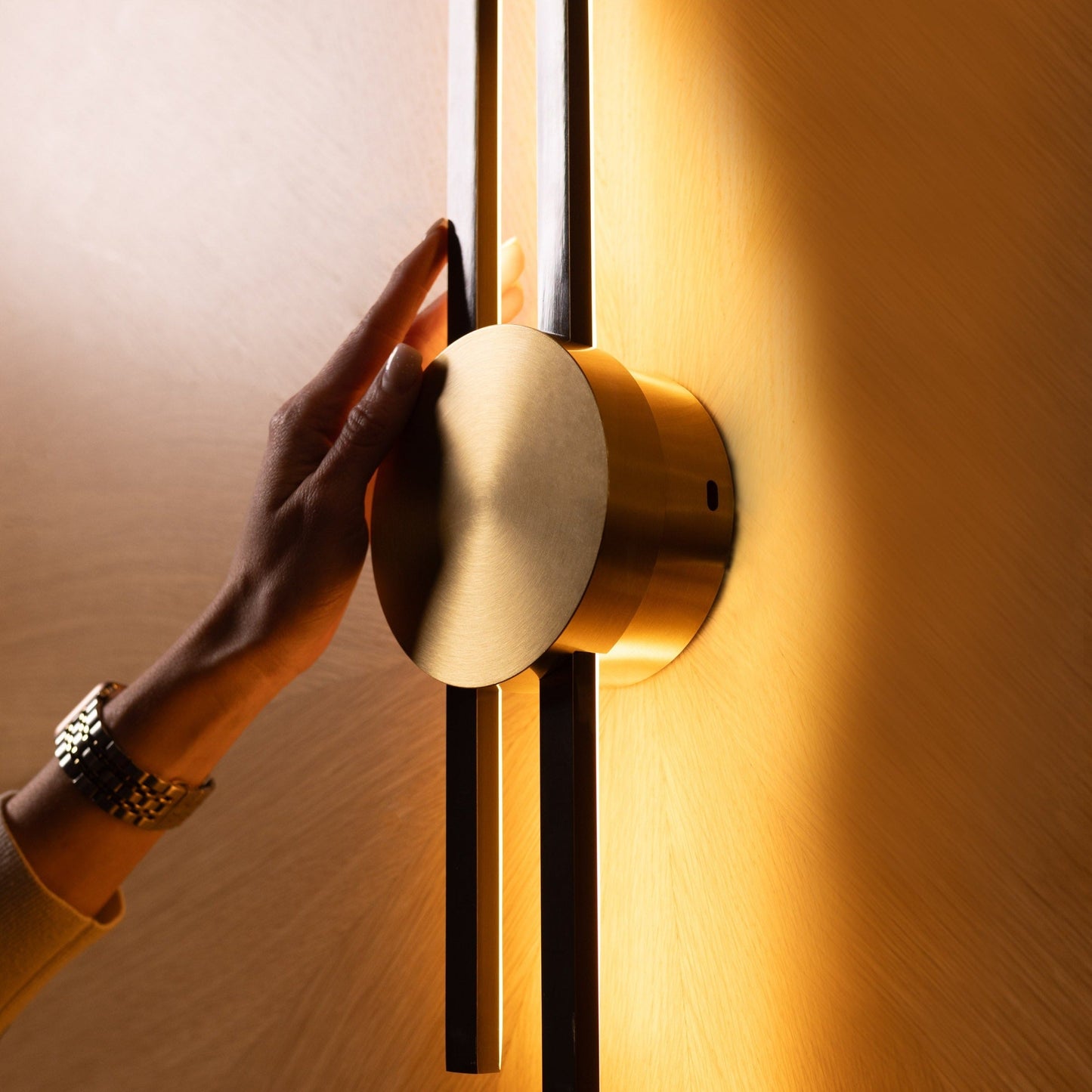 Elles LED Wall Lamp - Minimalist Design with Easy Installation for Elegant Ambience 10