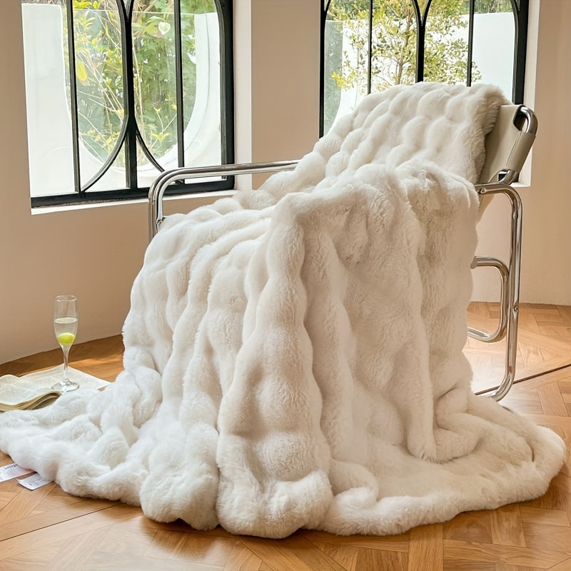 Luxurious Fleece Blanket - Plush Faux Rabbit Fur Throw for Cozy Comfort and Warmth 2