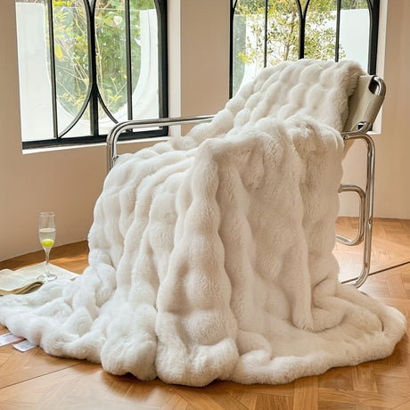 Luxurious Fleece Blanket - Plush Faux Rabbit Fur Throw for Cozy Comfort and Warmth 2