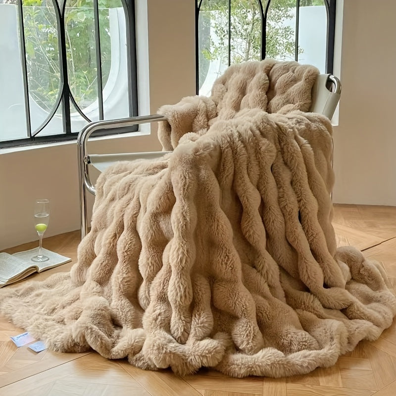 Luxurious Fleece Blanket - Plush Faux Rabbit Fur Throw for Cozy Comfort and Warmth 4