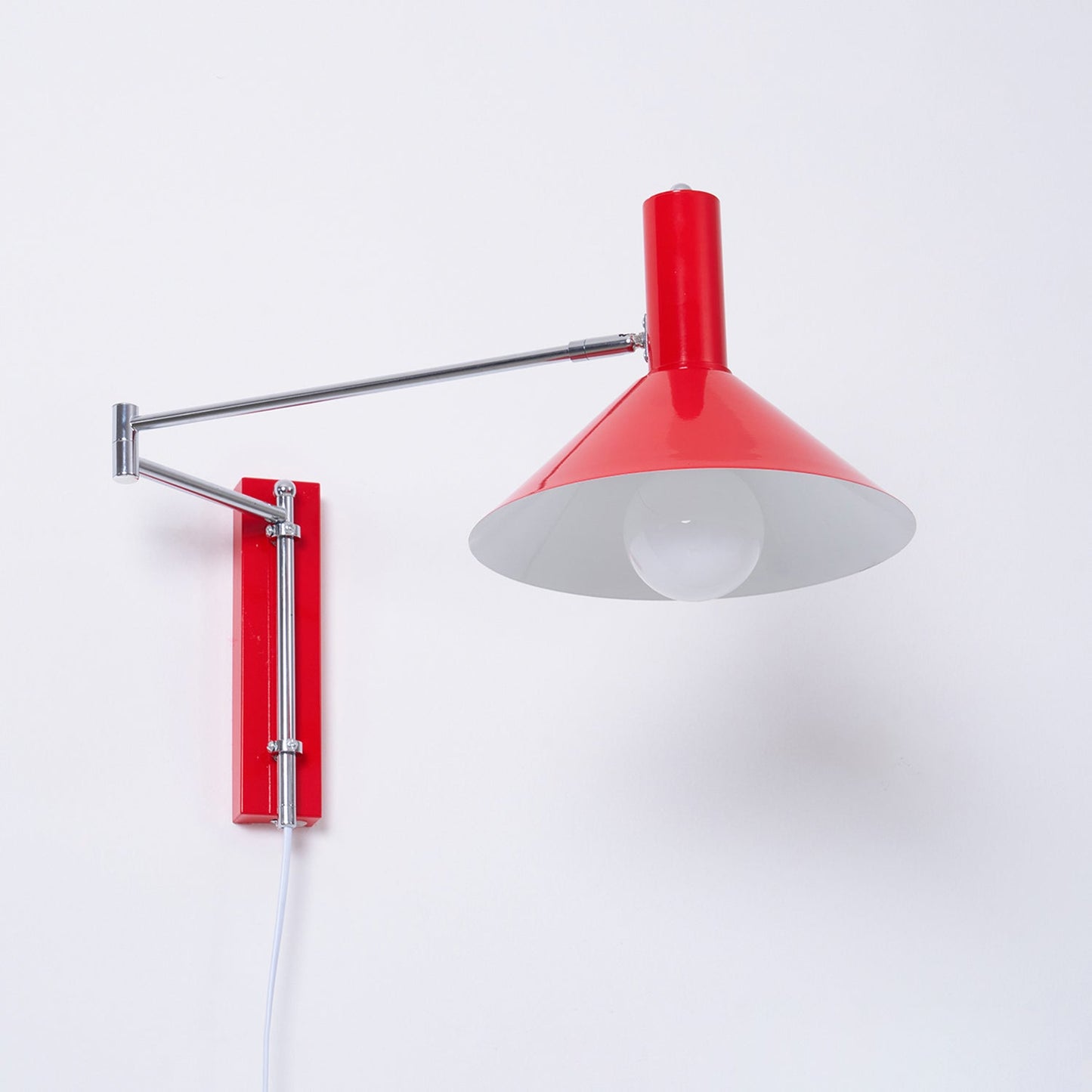 Velin Minimal Swing Wall Light