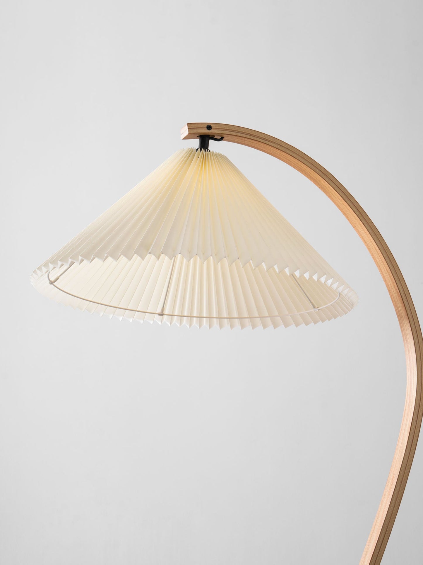 Nuvora Wooden Arc Floor Lamp