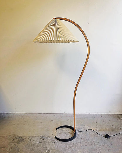 Nuvora Wooden Arc Floor Lamp