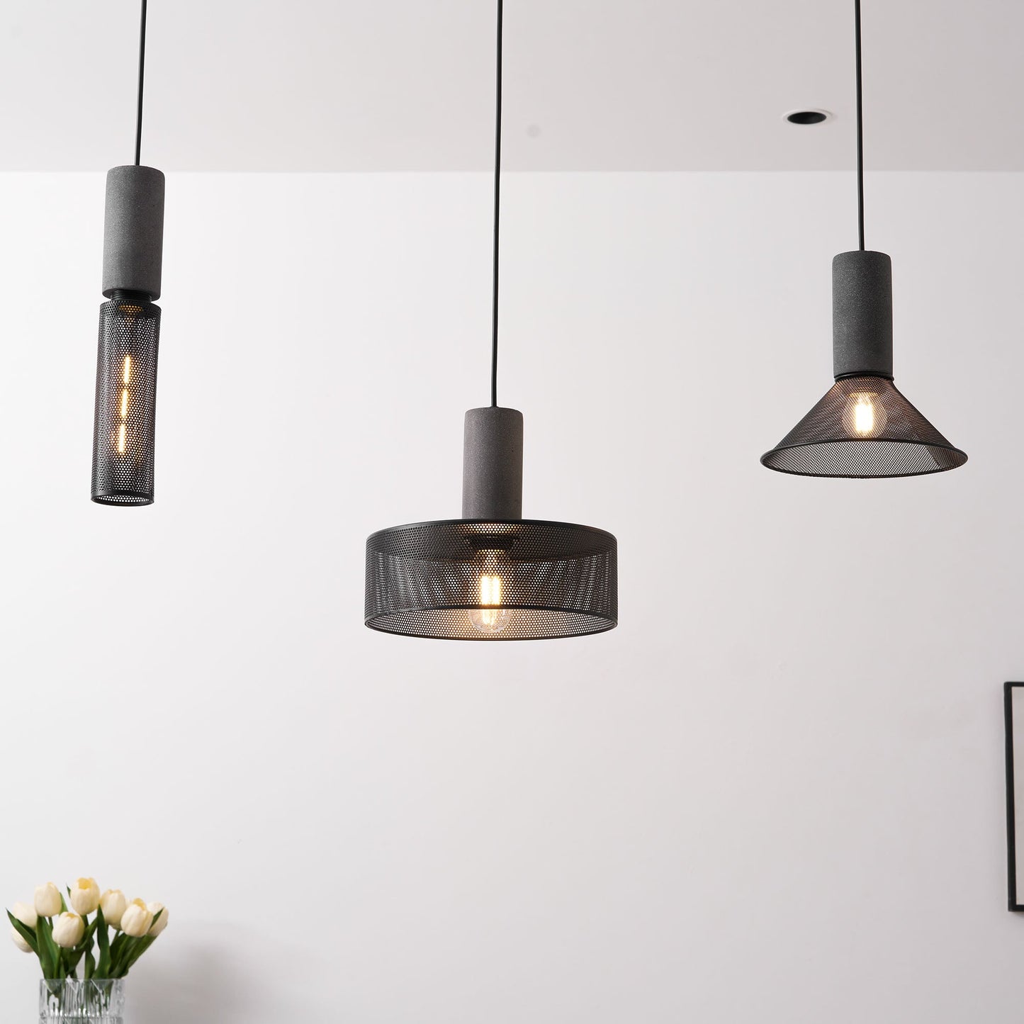 Elarion Mesh Pendant Black Concrete