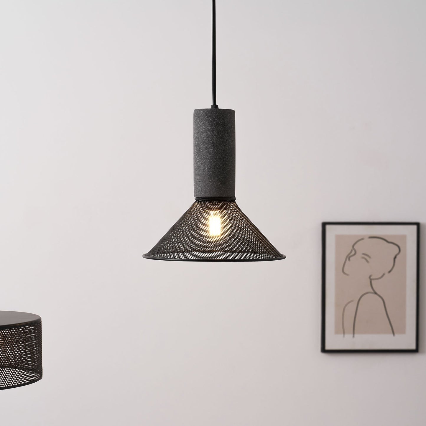 Elarion Mesh Pendant Black Concrete