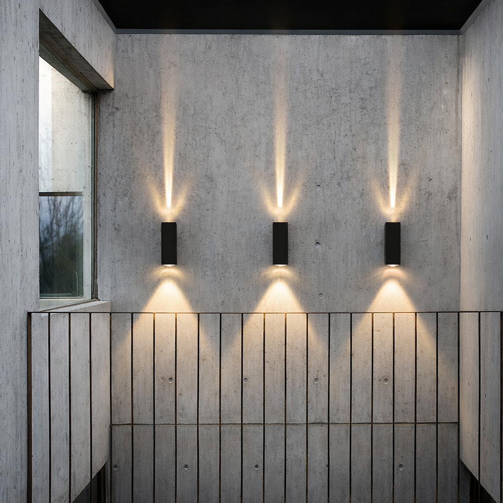 Outdoor Light Fixtures – Waterproof Spotlight Lamp with Dual Illumination – Modern Design for Enhanced Exterior Ambiance 2