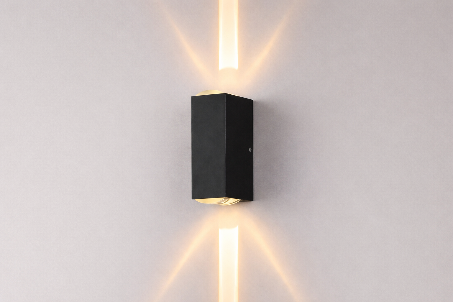 Outdoor Light Fixtures – Waterproof Spotlight Lamp with Dual Illumination – Modern Design for Enhanced Exterior Ambiance 4
