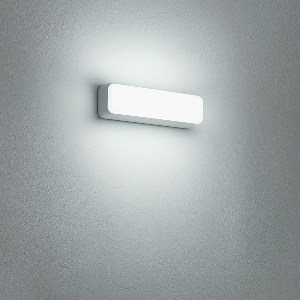 LED Mirror with Lights – Waterproof Design for Perfect Illumination in Grooming 2
