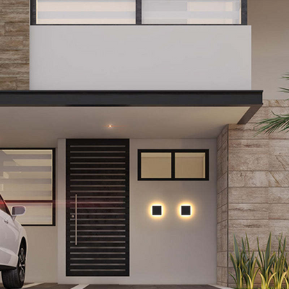 Clerra | Elegant LED Wall Light with Minimalist Design – Soft Diffused Light for Outdoor Spaces 4
