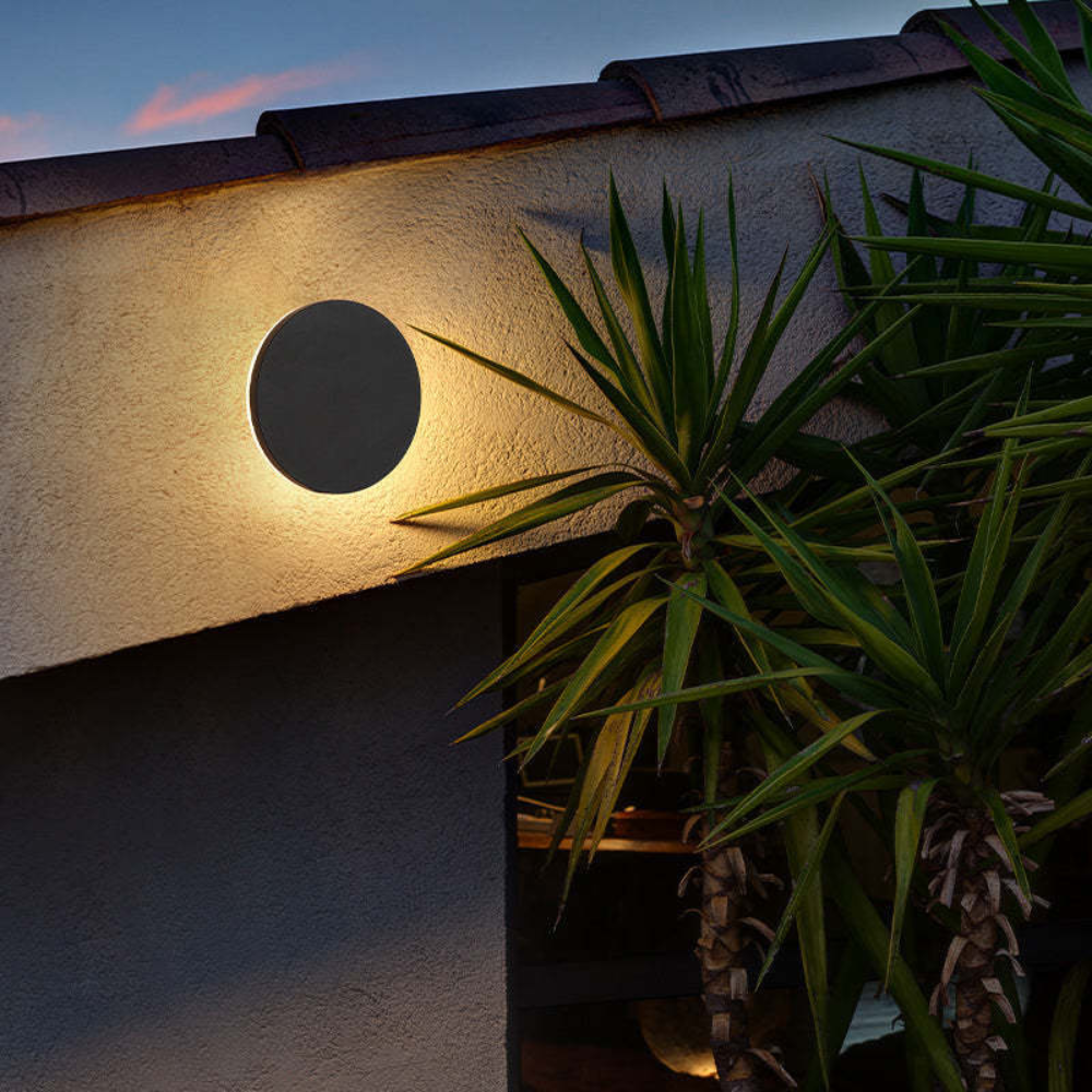 Clerra | Elegant LED Wall Light with Minimalist Design – Soft Diffused Light for Outdoor Spaces 7