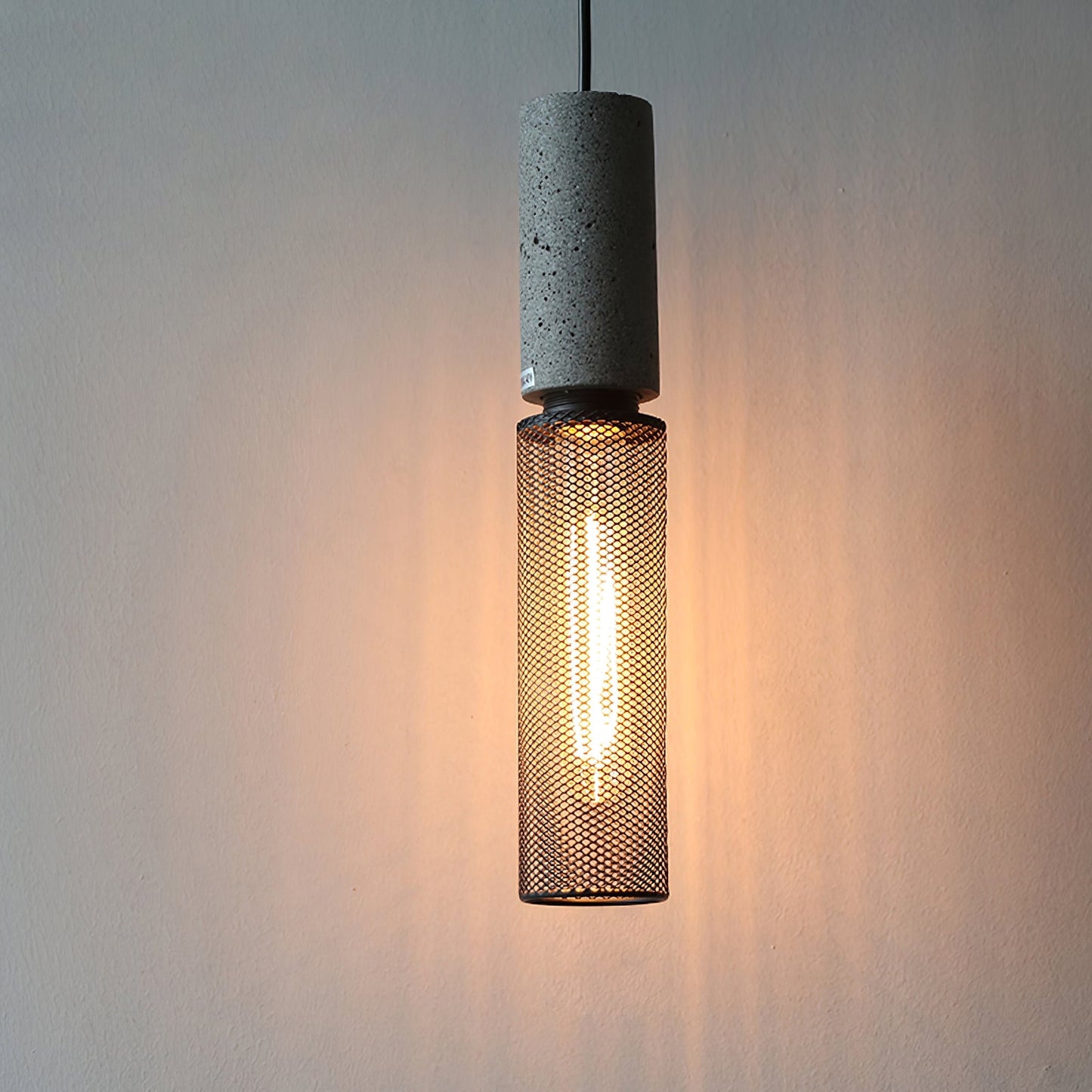 Elarion Mesh Pendant Black Concrete
