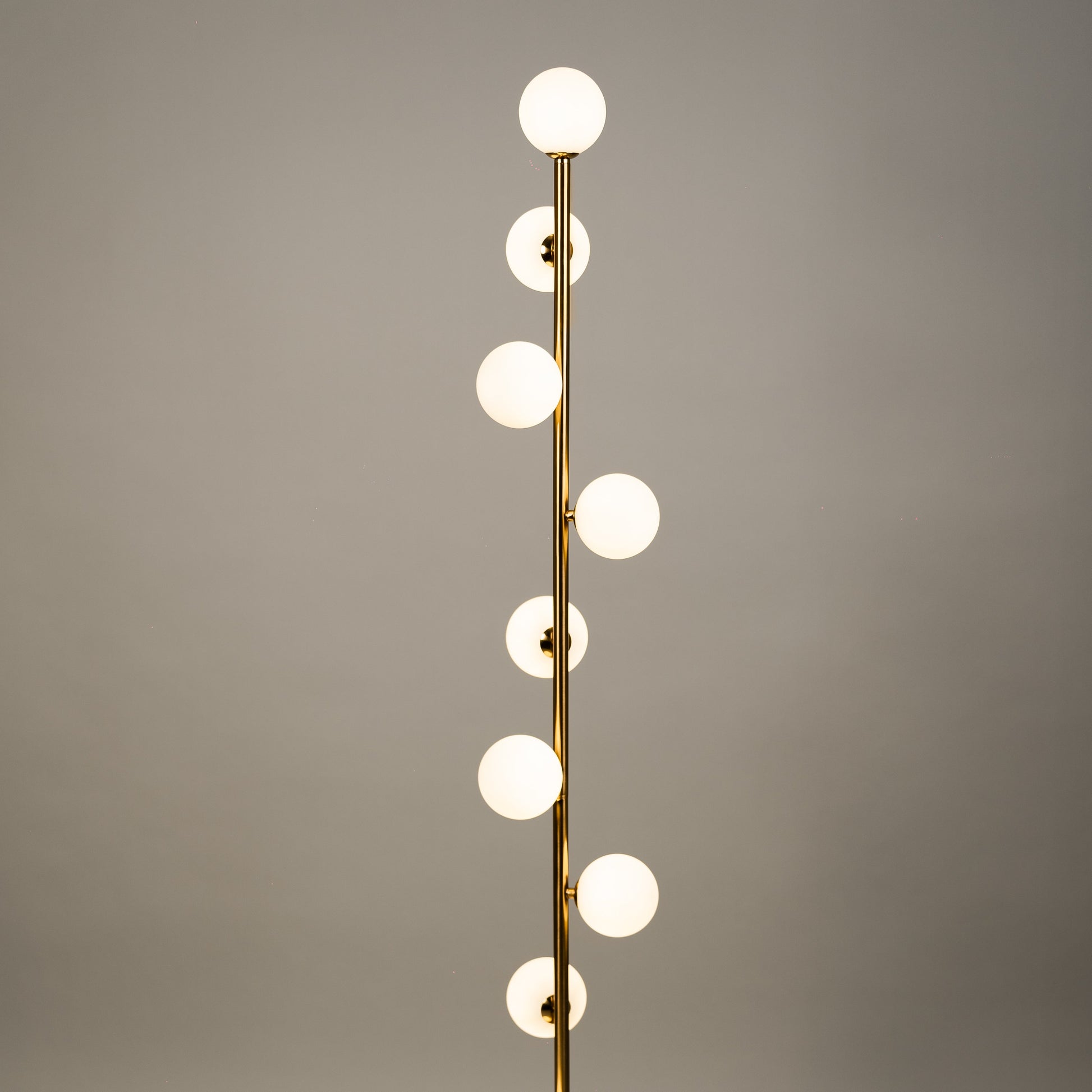 Aurelia Modern Minimalist Floor Lamp - Adjustable Lighting for Cozy Interiors 4