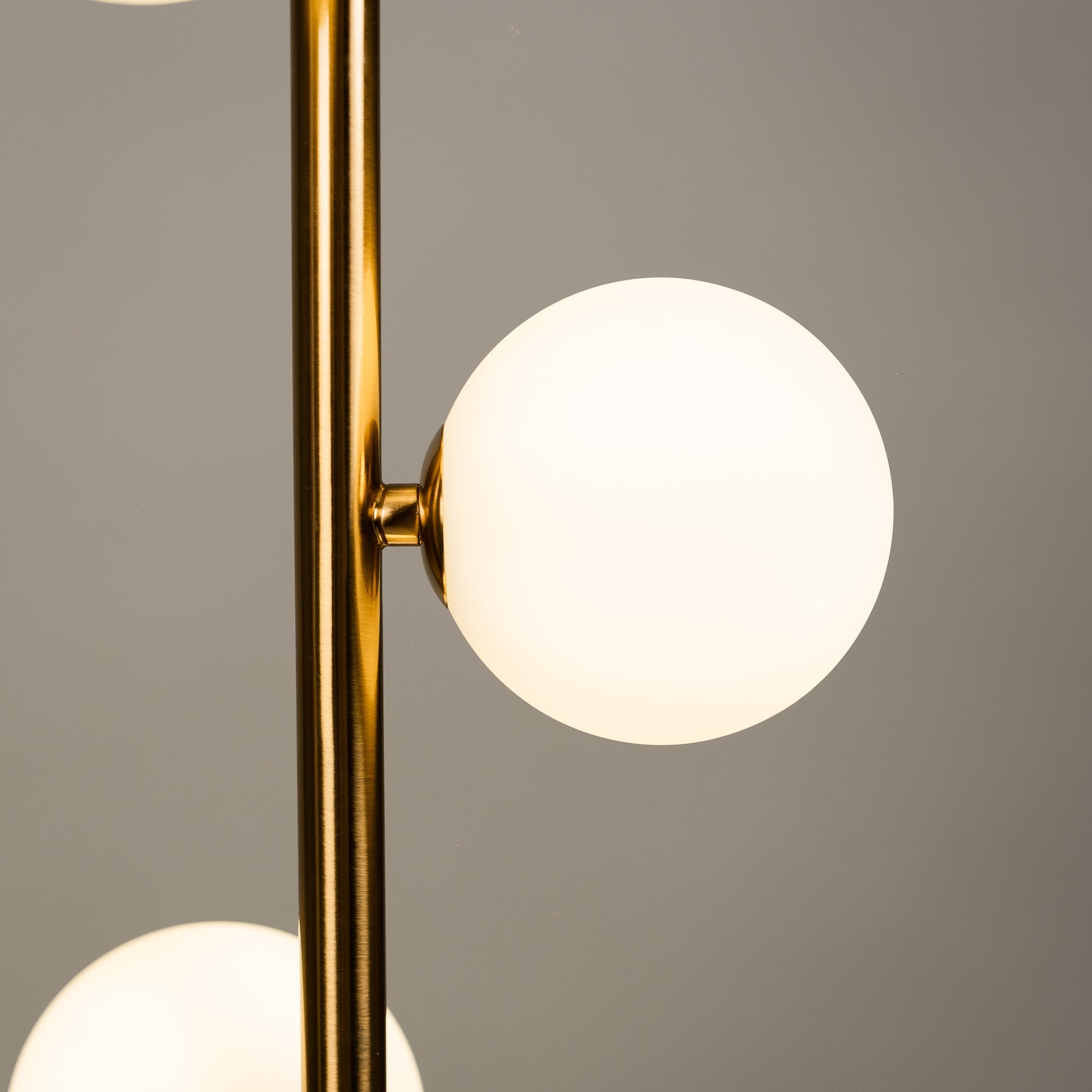 Aurelia Modern Minimalist Floor Lamp - Adjustable Lighting for Cozy Interiors 12
