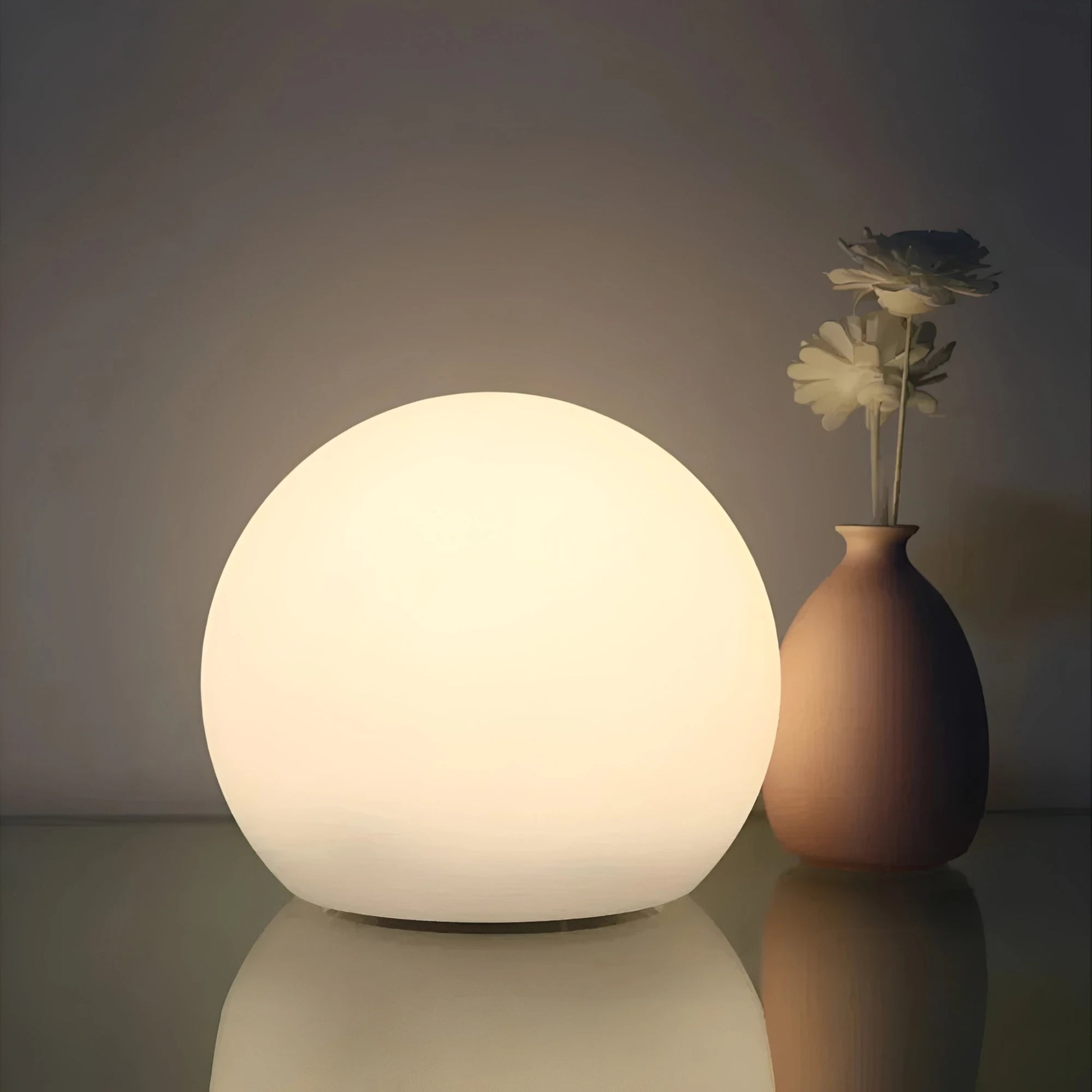 NovaBall – Color-Changing LED Mood Lamp with Wireless Charging – Versatile Lighting for Any Ambiance 2