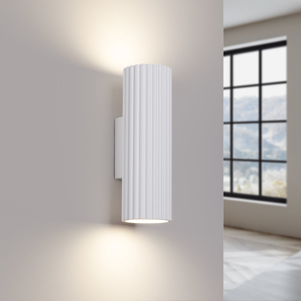 Modern Minimalist Wall Lamp with Adjustable Lighting – Stylish Design for Versatile Spaces 1