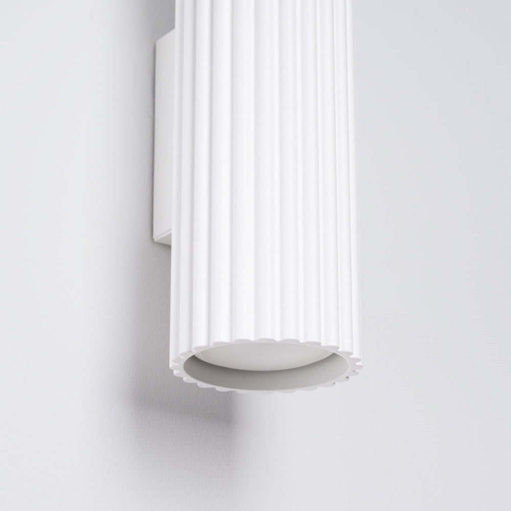 Modern Minimalist Wall Lamp with Adjustable Lighting – Stylish Design for Versatile Spaces 4