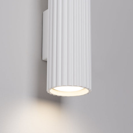 Modern Minimalist Wall Lamp with Adjustable Lighting – Stylish Design for Versatile Spaces 5