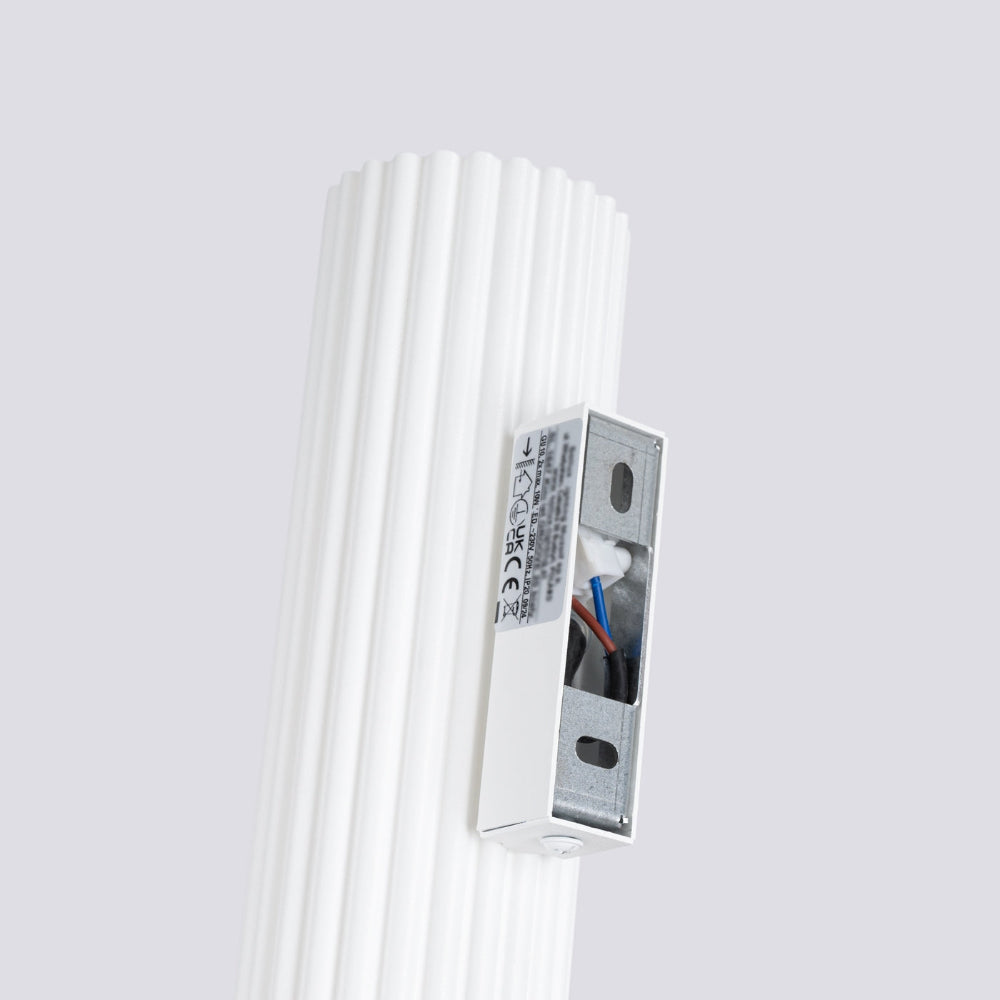Modern Minimalist Wall Lamp with Adjustable Lighting – Stylish Design for Versatile Spaces 6