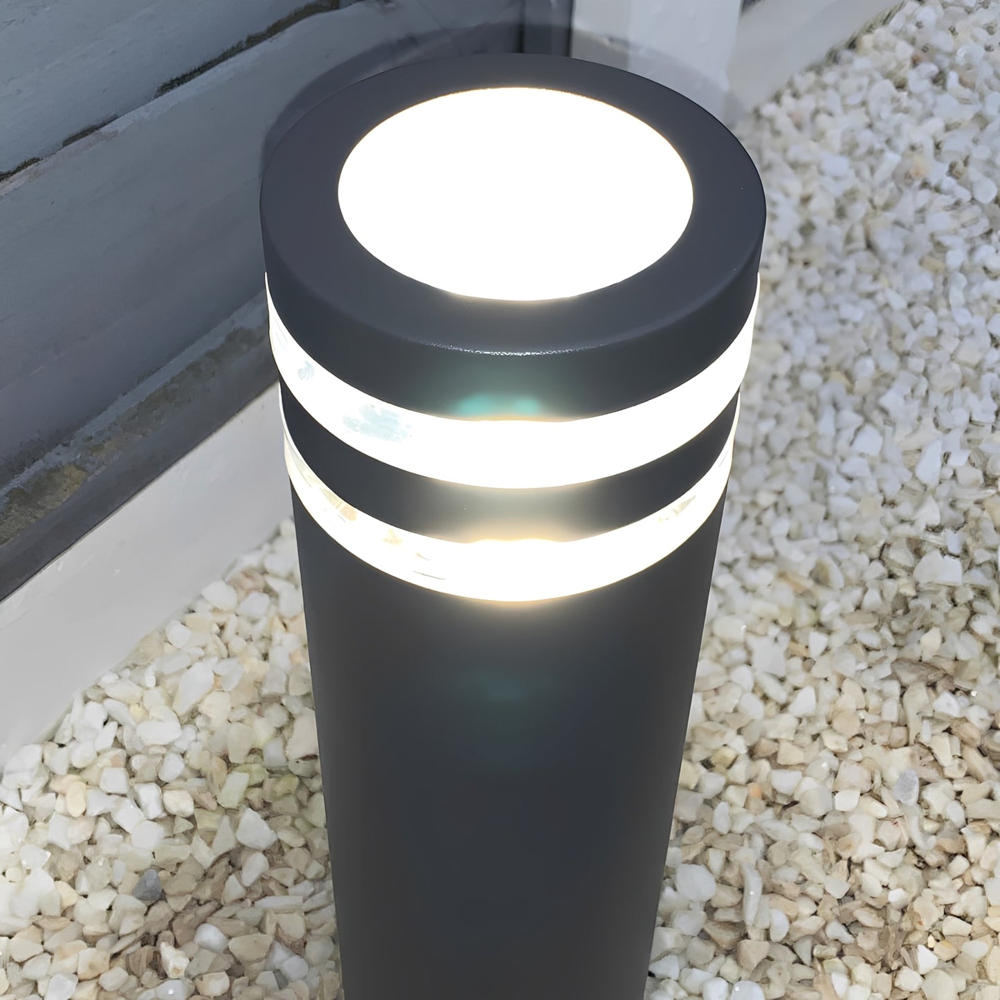 Elegant Outdoor Post Light with IP54 Weather Resistance – Modern Aluminum Design for Reliable Pathway Illumination 3