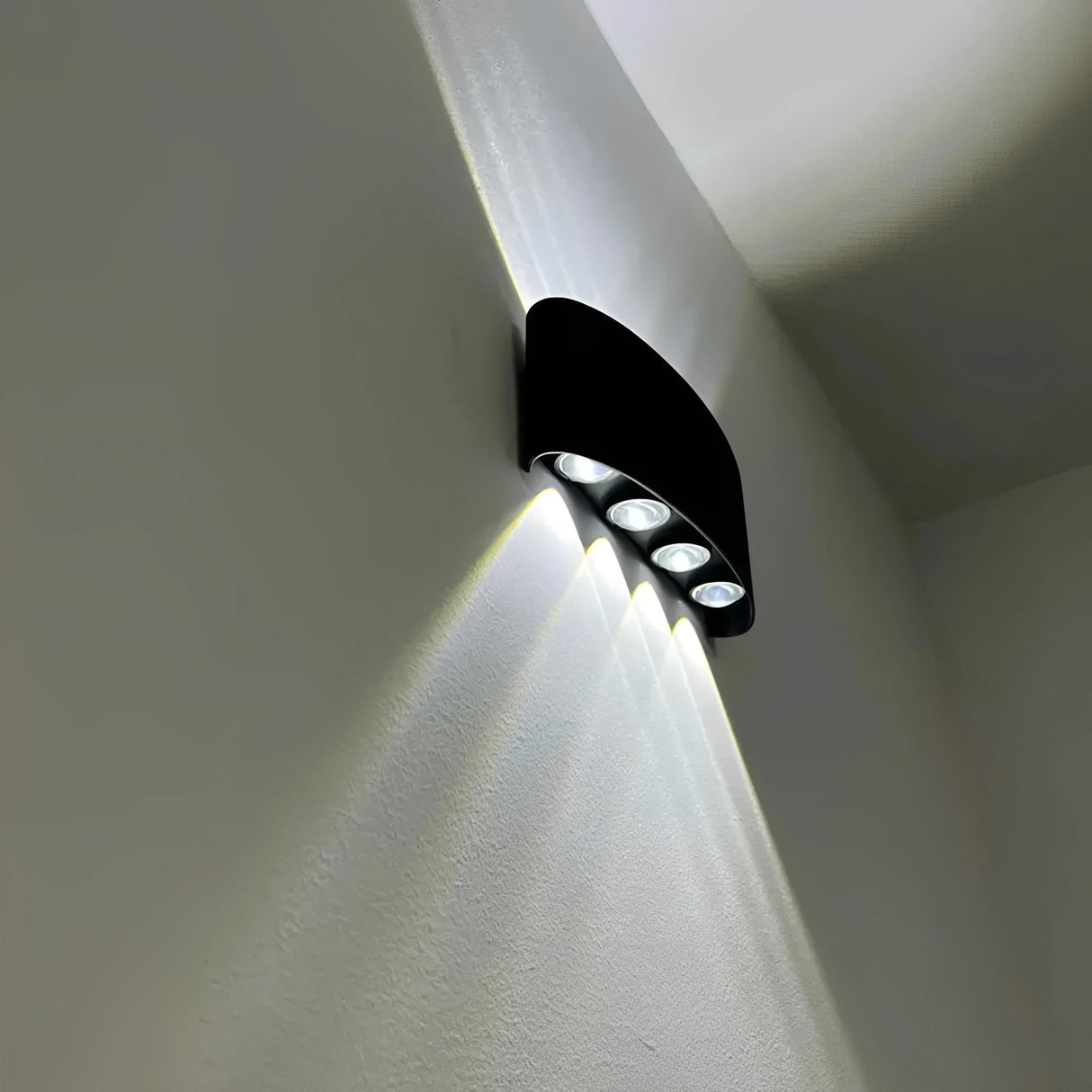 Skøle | Indoor/Outdoor Wall Light with Weather-Resistant Design – Modern Minimalist Style for Versatile Illumination 13
