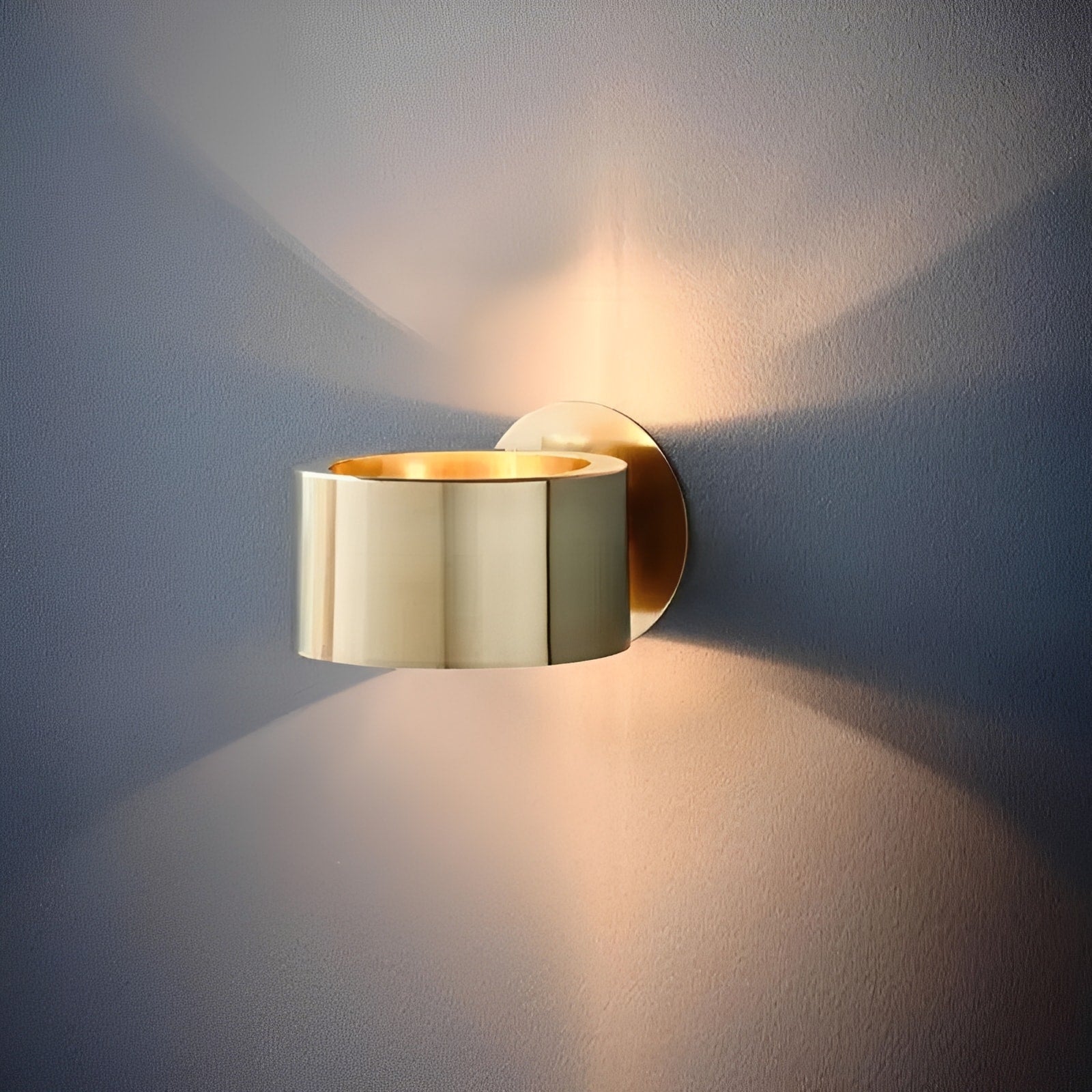 Lenara | Modern Wall Lamp with Elegant Black & Brass Finish – Stylish Illumination for Cozy Spaces 3