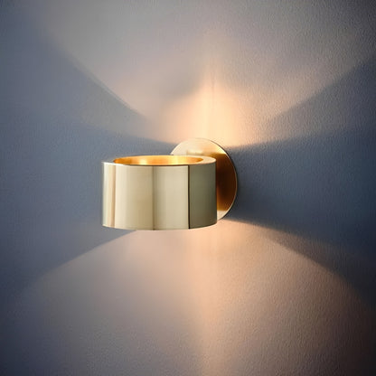 Lenara | Modern Wall Lamp with Elegant Black & Brass Finish – Stylish Illumination for Cozy Spaces 3