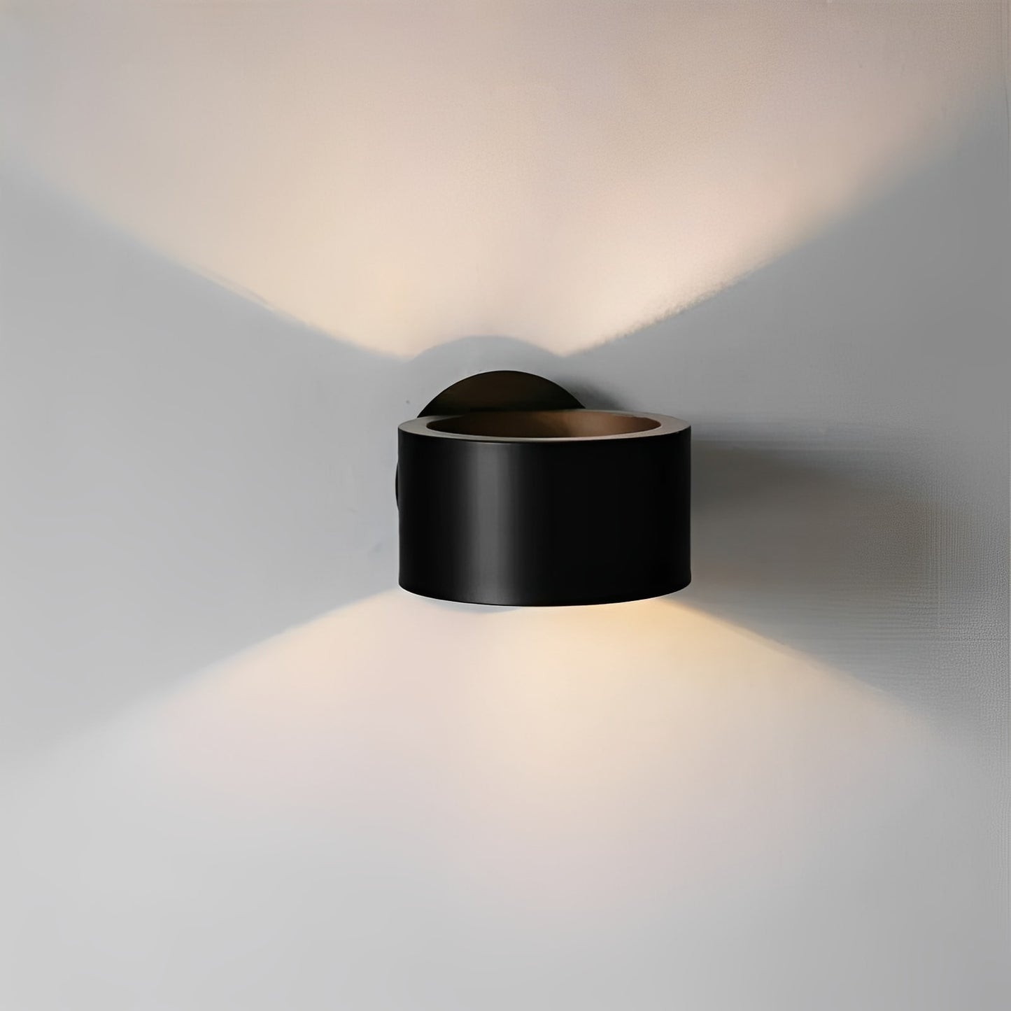 Lenara | Modern Wall Lamp with Elegant Black & Brass Finish – Stylish Illumination for Cozy Spaces 2