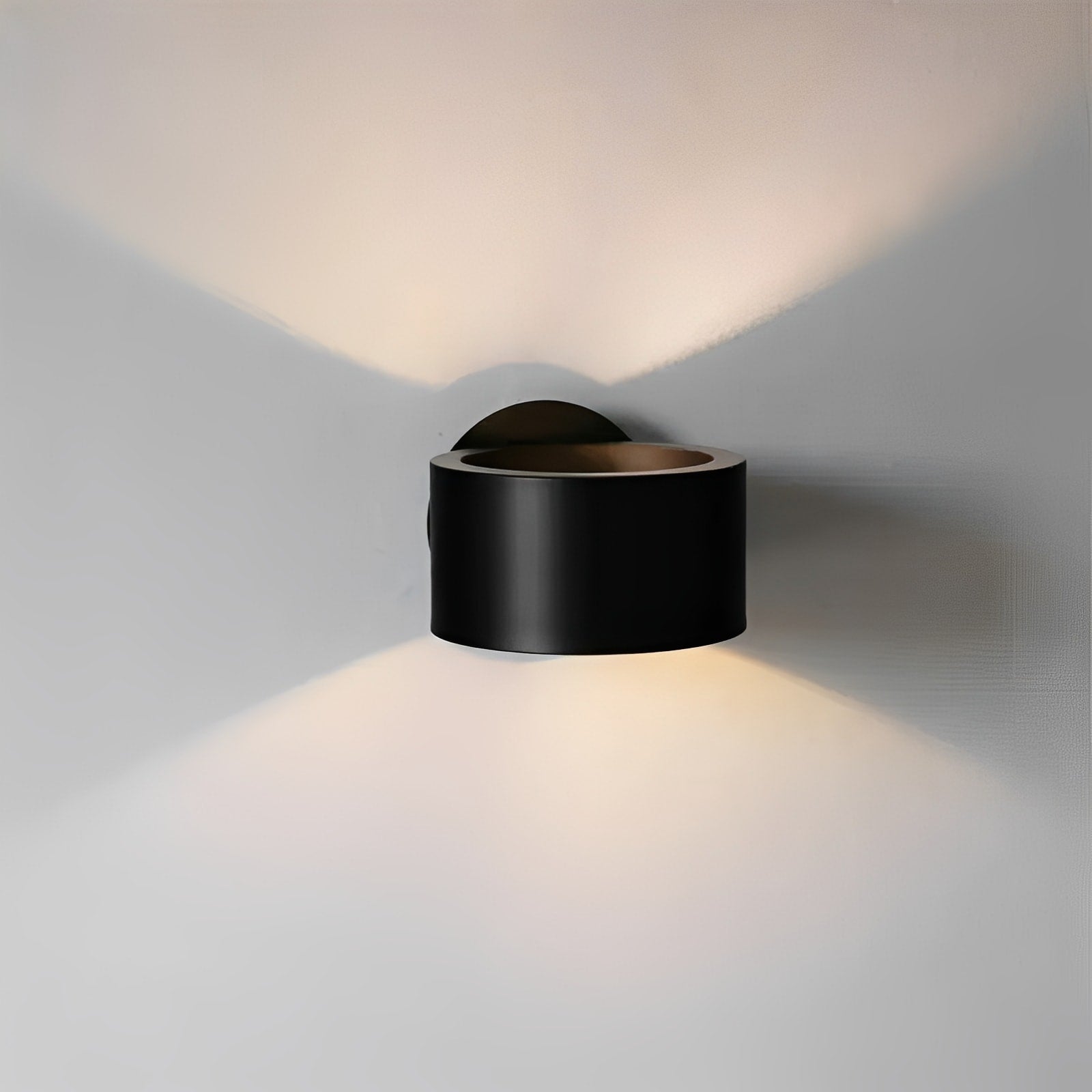 Lenara | Modern Wall Lamp with Elegant Black & Brass Finish – Stylish Illumination for Cozy Spaces 2
