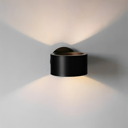 Lenara | Modern Wall Lamp with Elegant Black & Brass Finish – Stylish Illumination for Cozy Spaces 2
