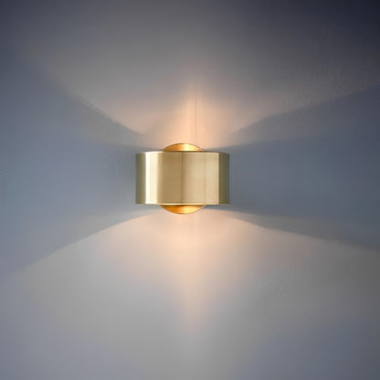 Lenara | Modern Wall Lamp with Elegant Black & Brass Finish – Stylish Illumination for Cozy Spaces 1