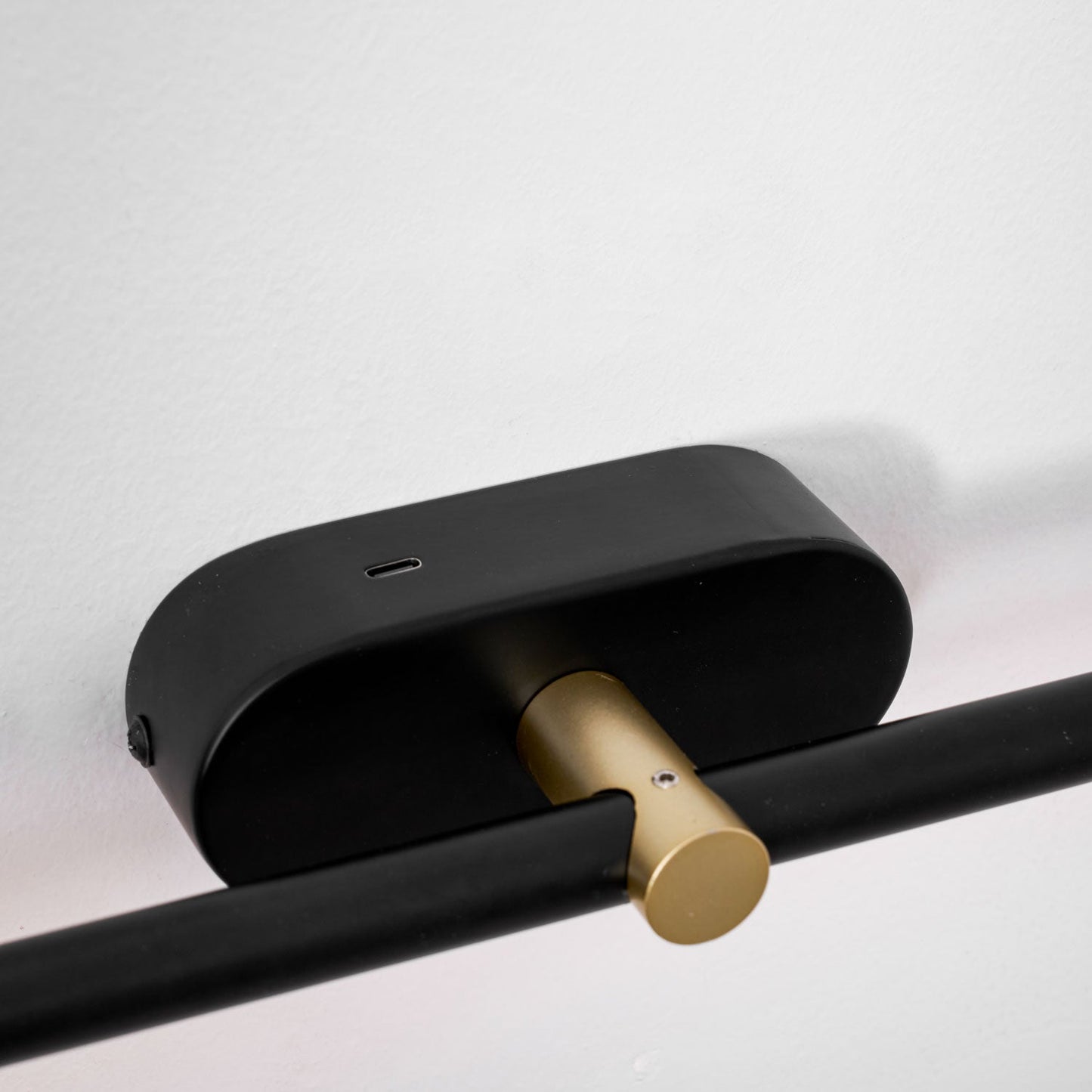 Orluna Linear LED Sconce