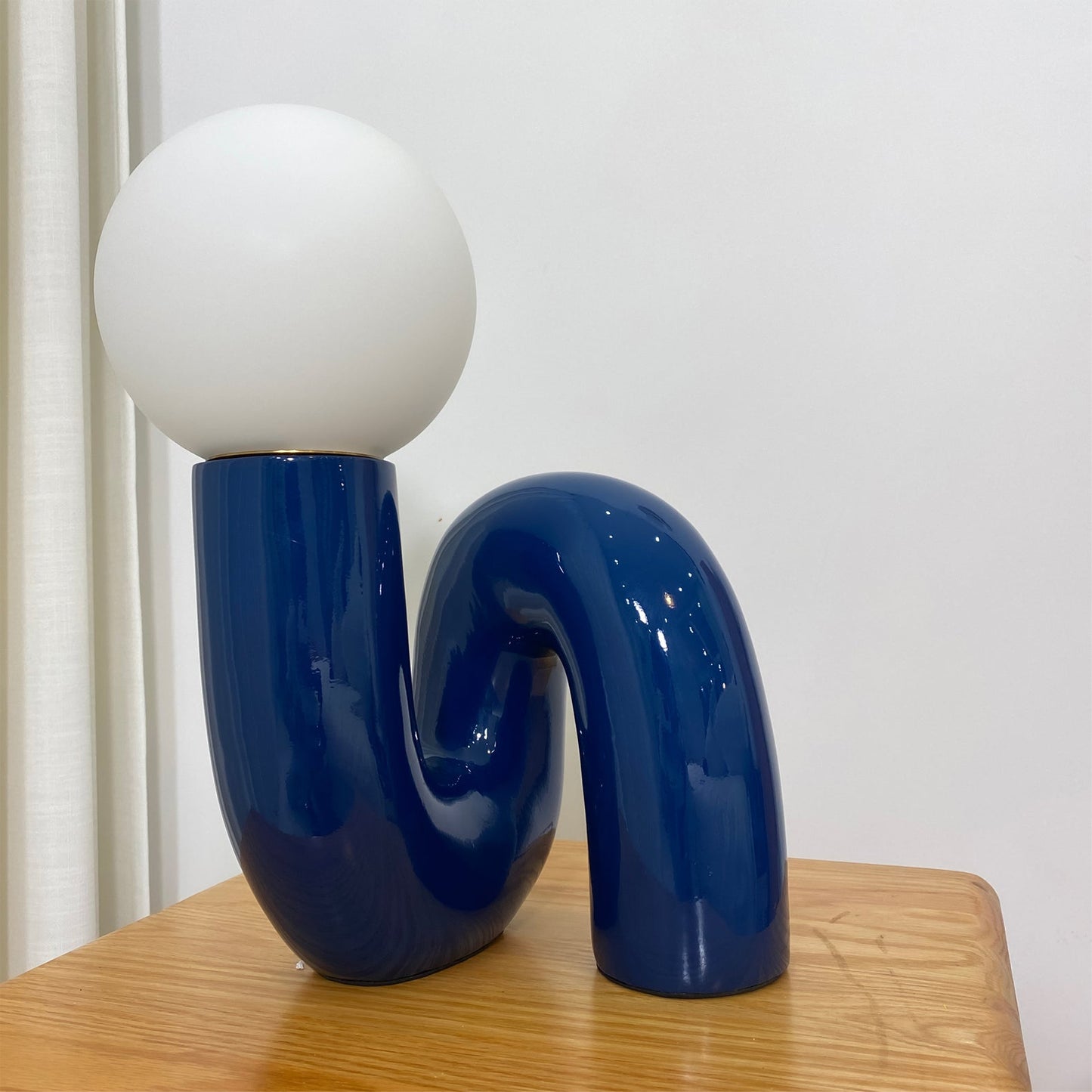 Velune Modern Globe Accent Lamp