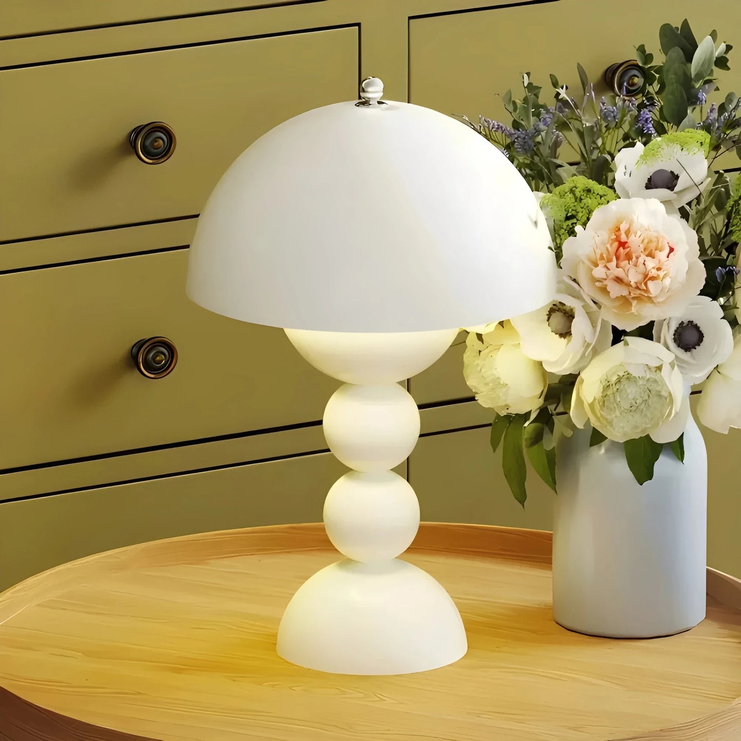 Nordglint | Scandinavian Table Lamp with Elegant Golden Accents – Soft Ambient Lighting for Cozy Spaces 8