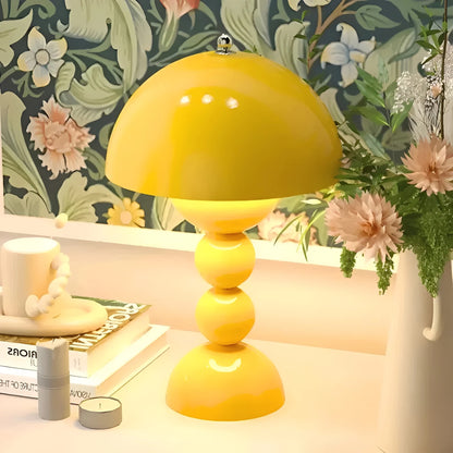 Nordglint | Scandinavian Table Lamp with Elegant Golden Accents – Soft Ambient Lighting for Cozy Spaces 27