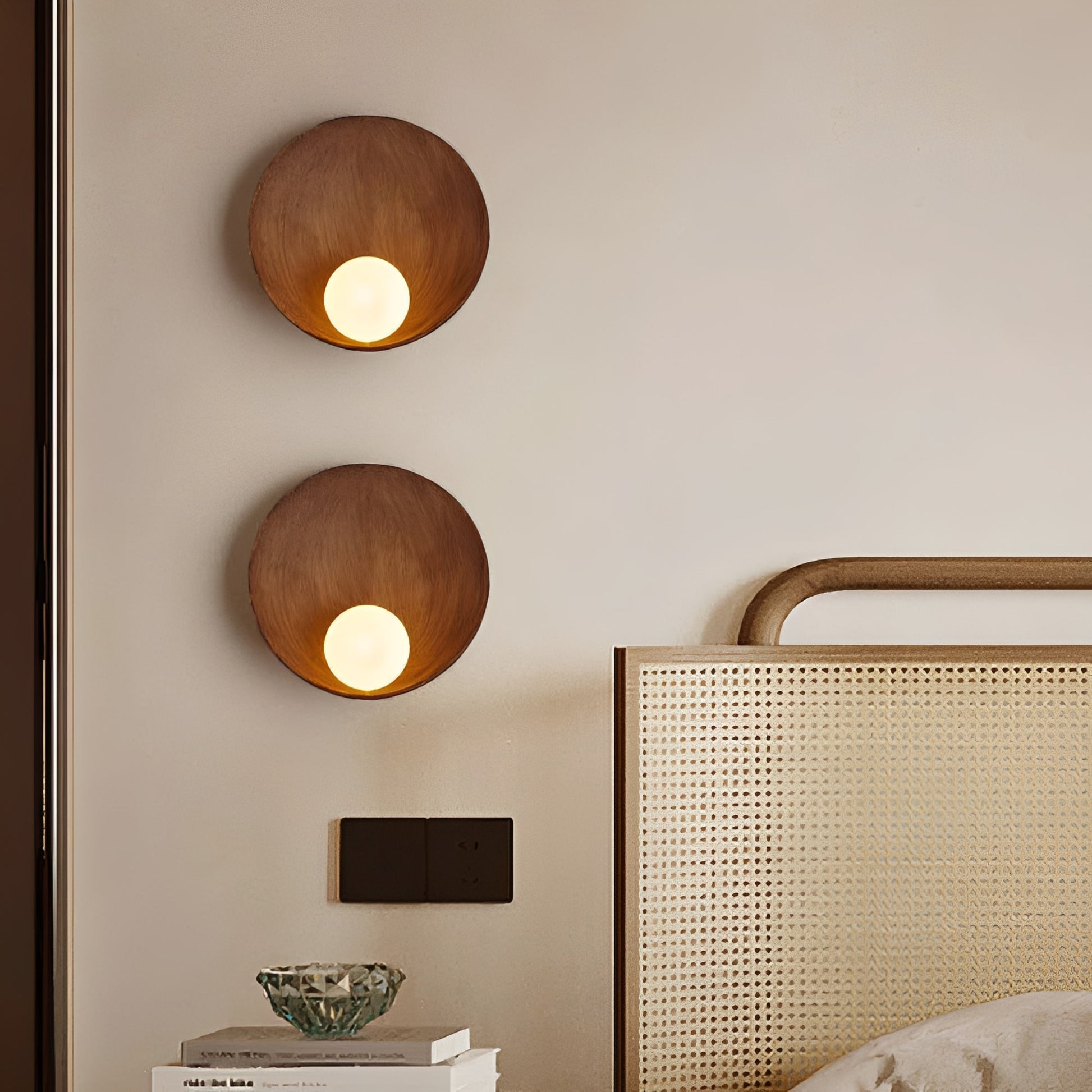 Ovelo | Modern Round Wall Light with Minimalist Design & Soft Ambient Glow for Versatile Spaces 2