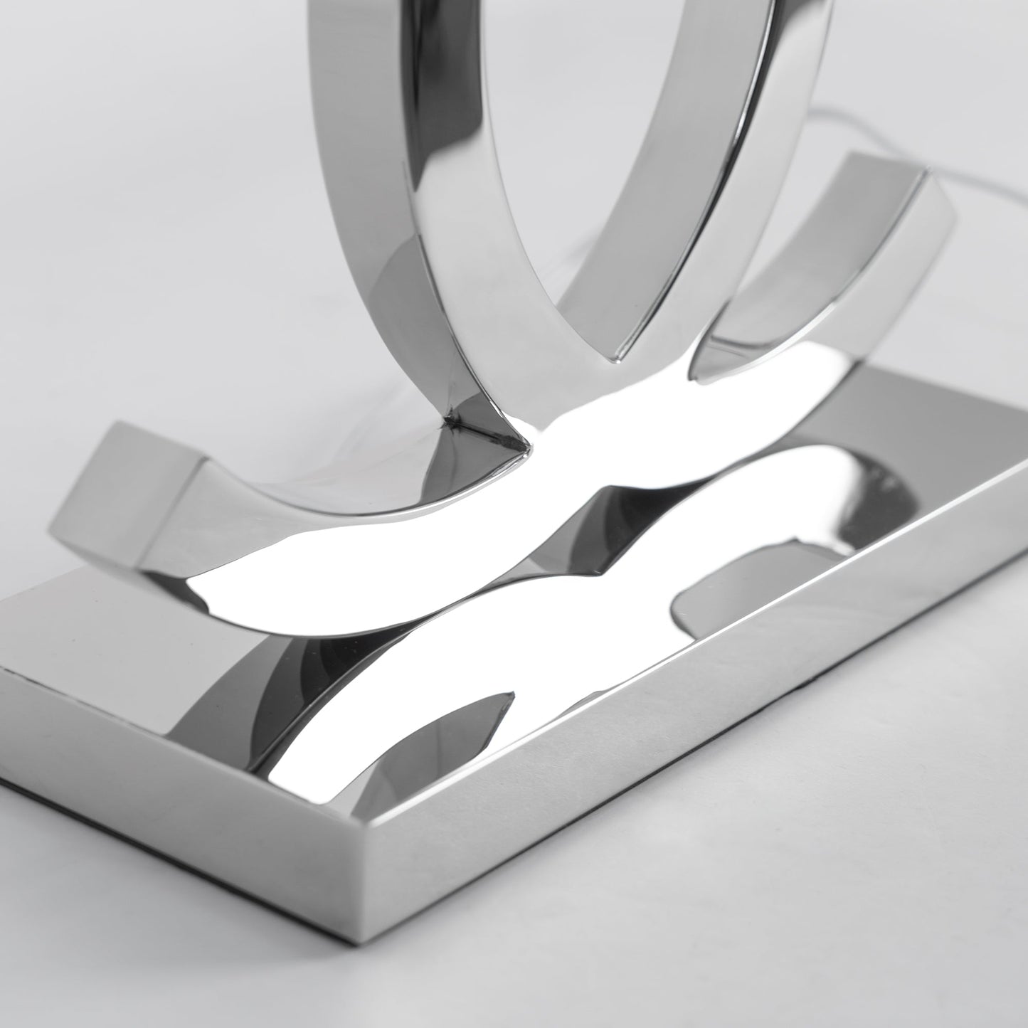 Lunaris Luxury Table Lamp Ring Base