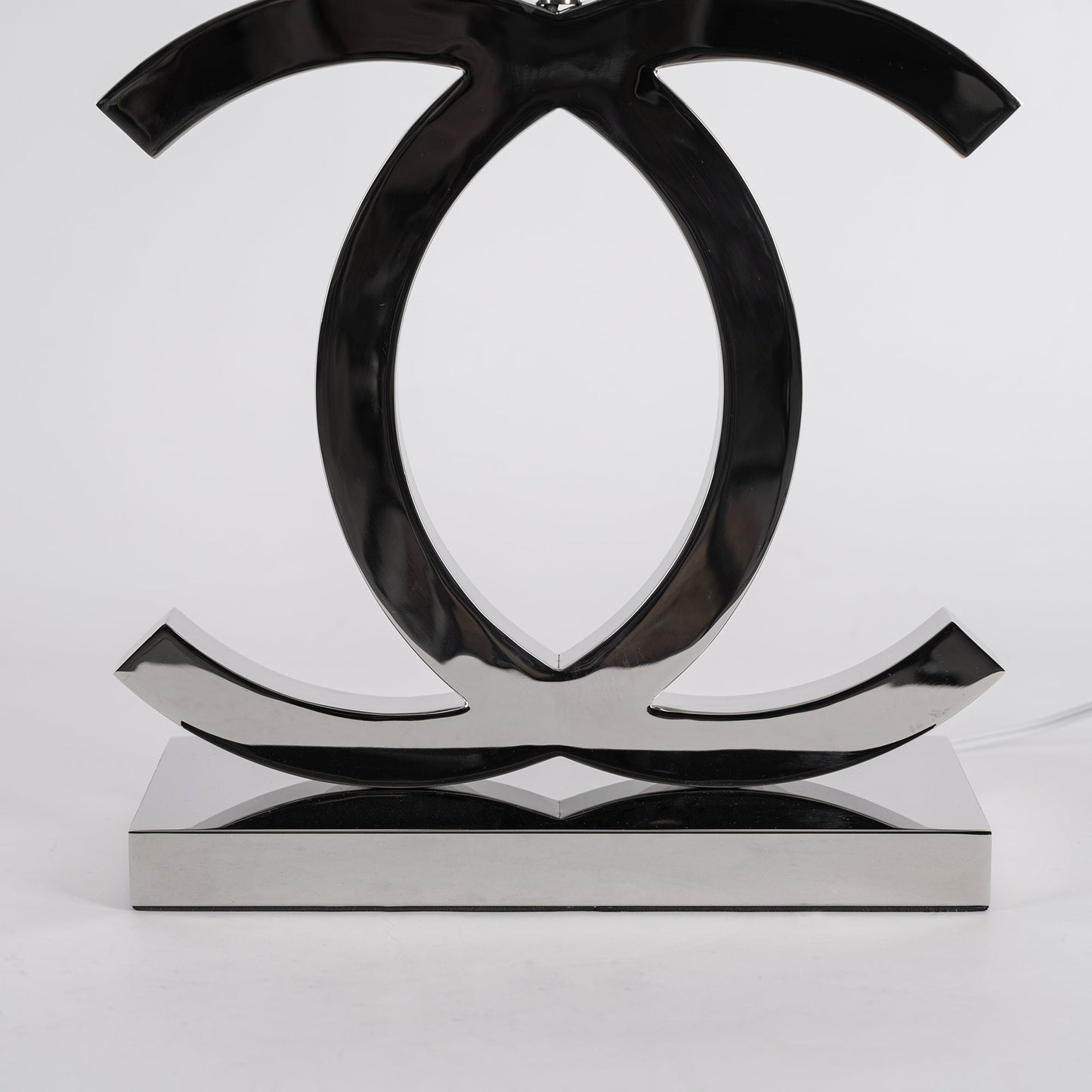 Lunaris Luxury Table Lamp Ring Base