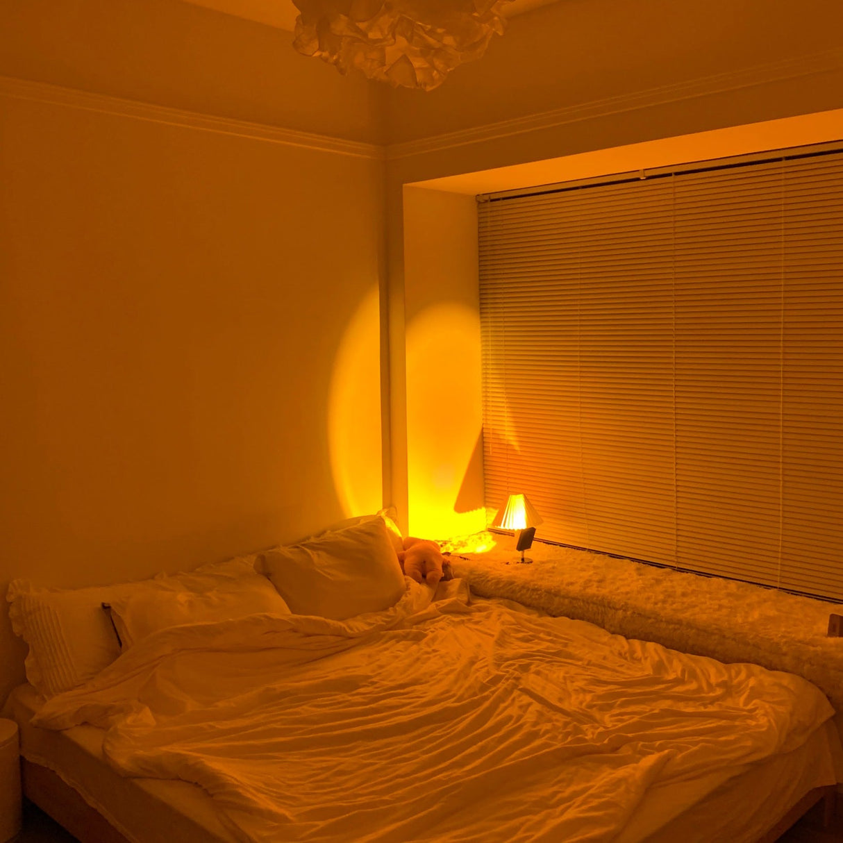 Avenza Orbital Table Light