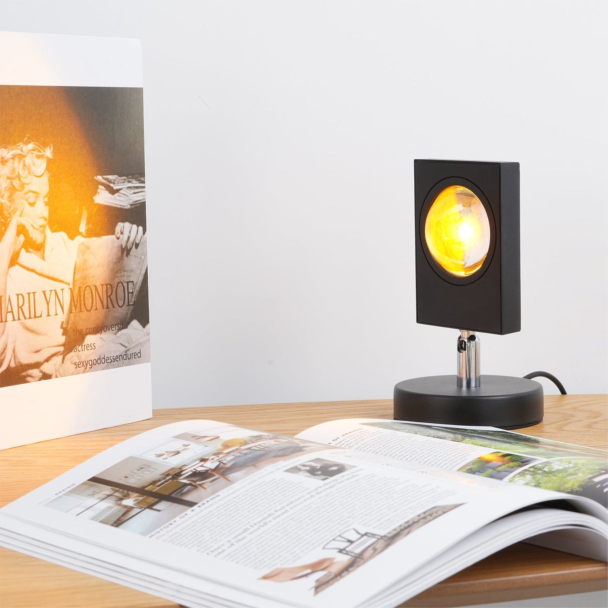 Avenza Orbital Table Light